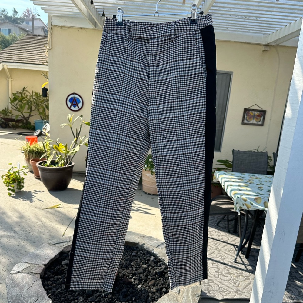 plaid slacks with a cool slimming black side panel 🖤📞 *tagged for exposure*